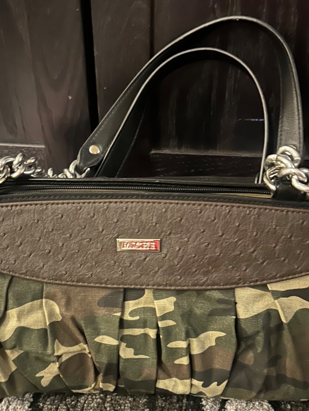 Purse with 9 Shells - Picture 9 of 11